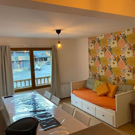 Le Fleuri Ensoleille De Guzet Apartman Ustou Kültér fotó
