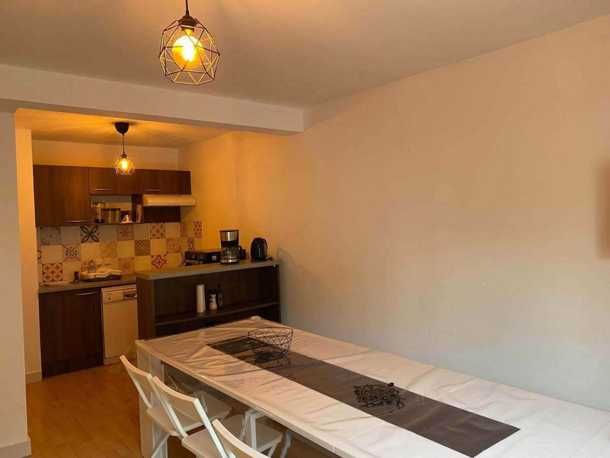 Le Fleuri Ensoleille De Guzet Apartman Ustou Kültér fotó