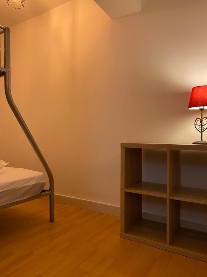 Le Fleuri Ensoleille De Guzet Apartman Ustou Kültér fotó